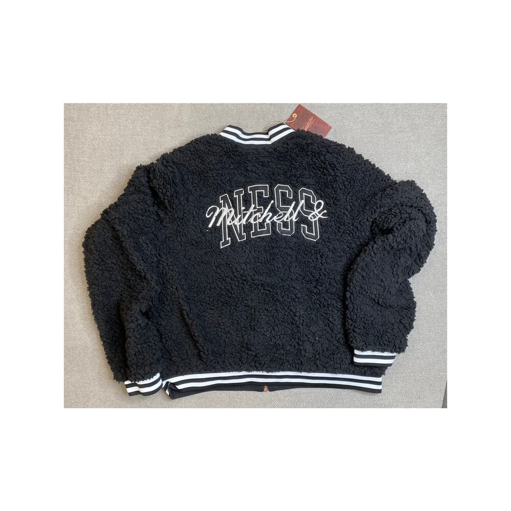 Mitchell and Ness Branded The Cozy Bear Jacket, Womens XXL, Black, 120$ - Picture 2 of 7